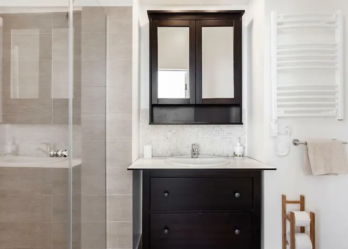 Bright & Cozy In Old Town *