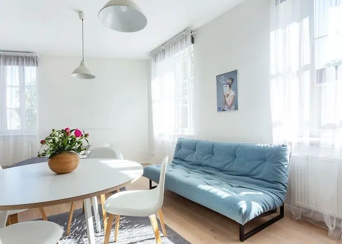 דירה Bright & Cozy In Old Town