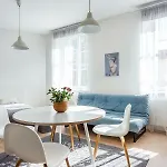 Bright & Cozy In Old Town Apartmán